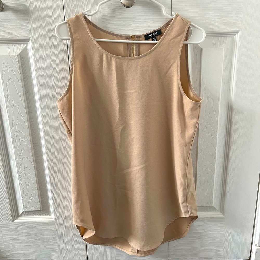 Premise Studio light tan sleeveless blouse, Women’s Size M